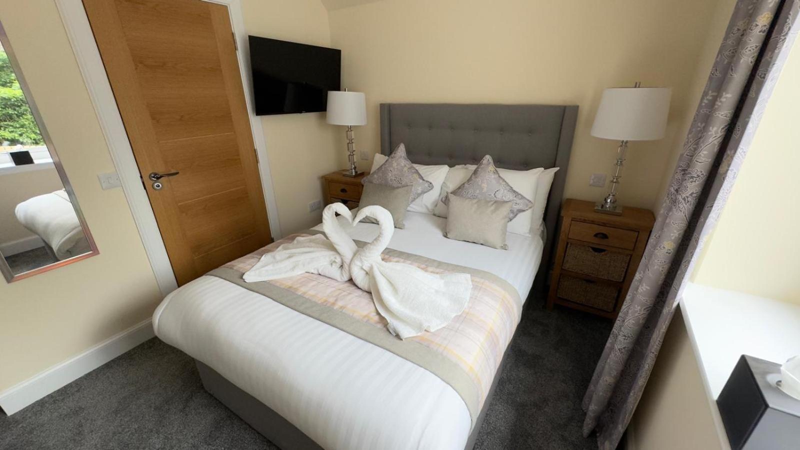 The Waverley Inn Holiday Homes Inverness Esterno foto